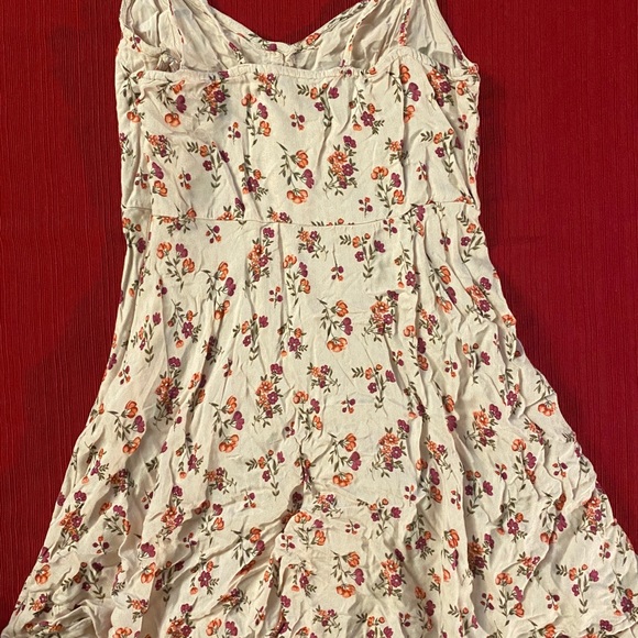 Spring dress - Picture 2 of 8